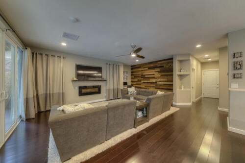 10 family room_MLS
